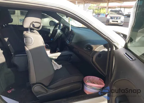 2015 Dodge Challenger Sxt z USA, uszkodzony, nr VIN 2C3CDZAG5FH912830